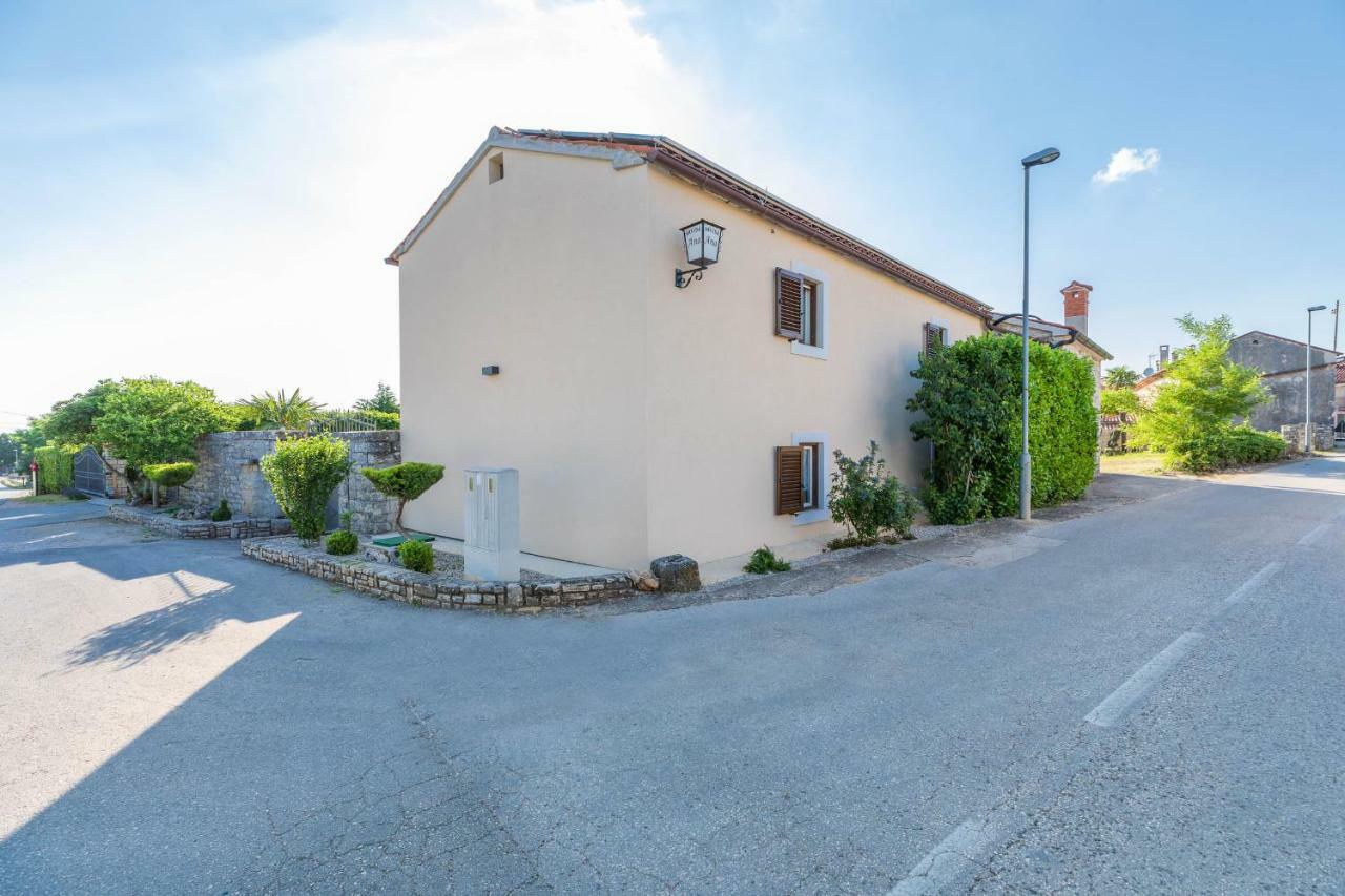 Holiday Home Ana Kanfanar Exterior foto